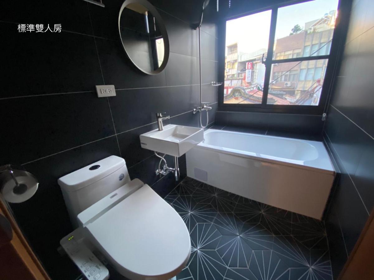 良文旅2館ryou Hotel Vintage - II تاينان المظهر الخارجي الصورة