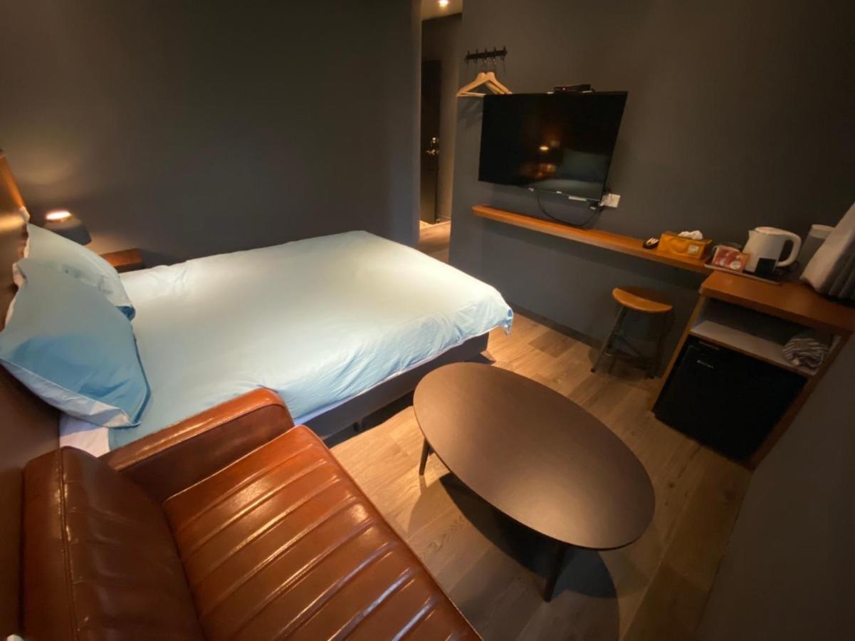 良文旅2館ryou Hotel Vintage - II تاينان المظهر الخارجي الصورة