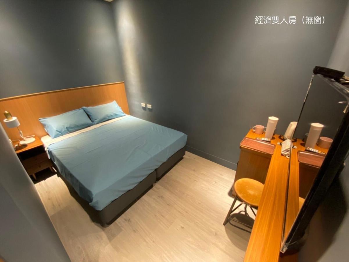 良文旅2館ryou Hotel Vintage - II تاينان المظهر الخارجي الصورة