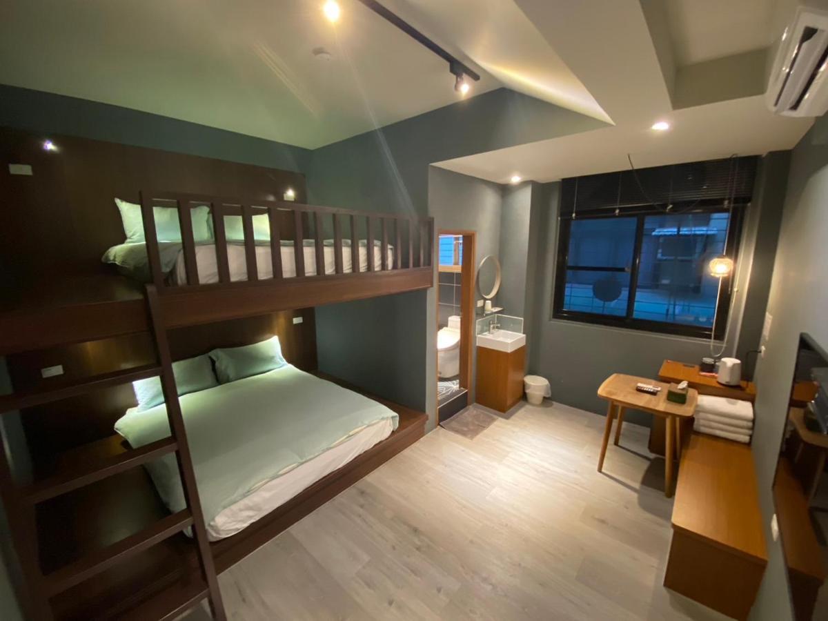 良文旅2館ryou Hotel Vintage - II تاينان المظهر الخارجي الصورة