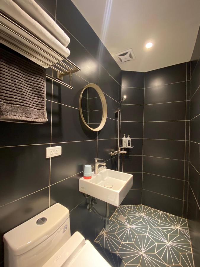 良文旅2館ryou Hotel Vintage - II تاينان المظهر الخارجي الصورة