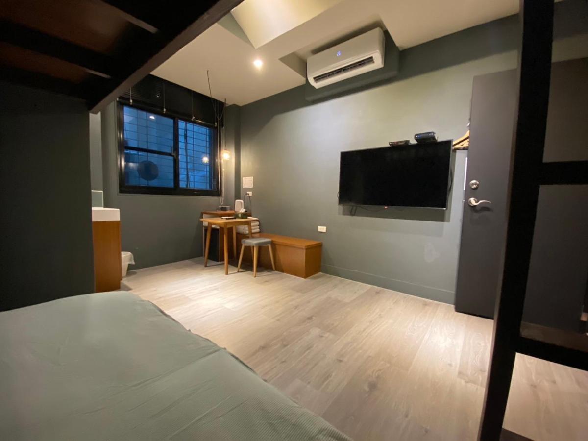 良文旅2館ryou Hotel Vintage - II تاينان المظهر الخارجي الصورة