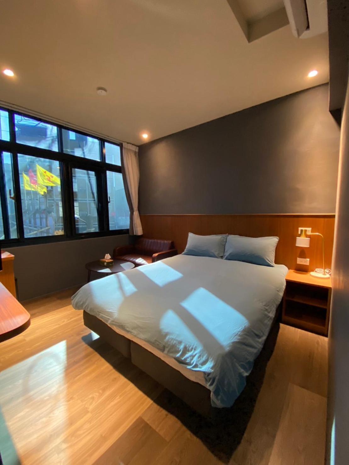 良文旅2館ryou Hotel Vintage - II تاينان المظهر الخارجي الصورة