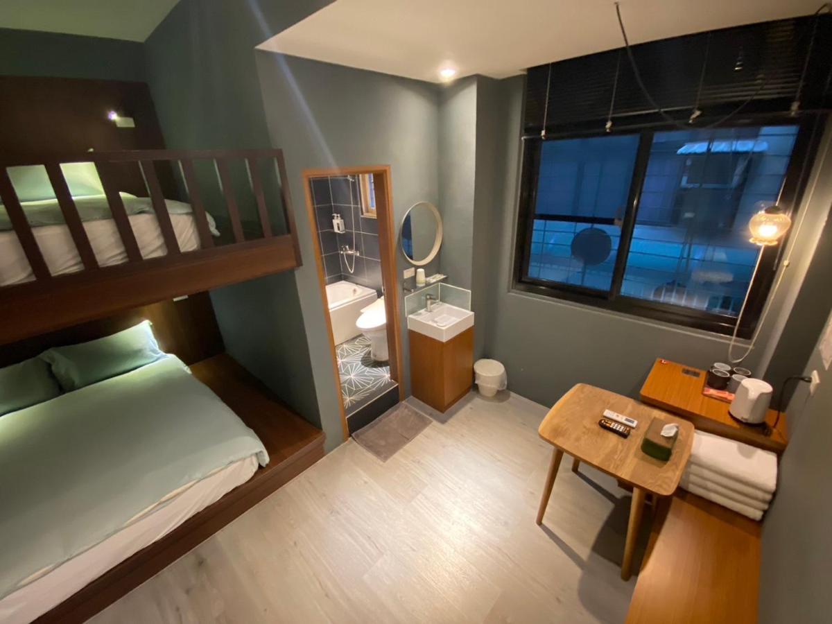 良文旅2館ryou Hotel Vintage - II تاينان المظهر الخارجي الصورة