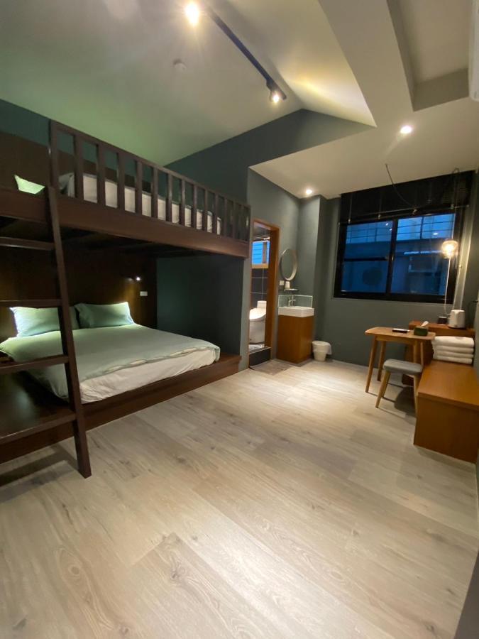 良文旅2館ryou Hotel Vintage - II تاينان المظهر الخارجي الصورة
